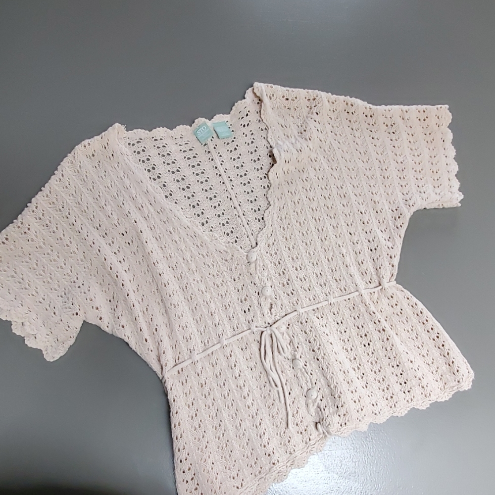 Women's lace button up cardigan.size large